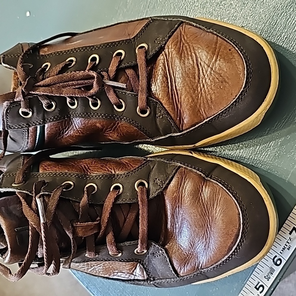 FJ CONTOUR LEATHER SNEEKERS. Great comfy shoes. Mens 9.5.